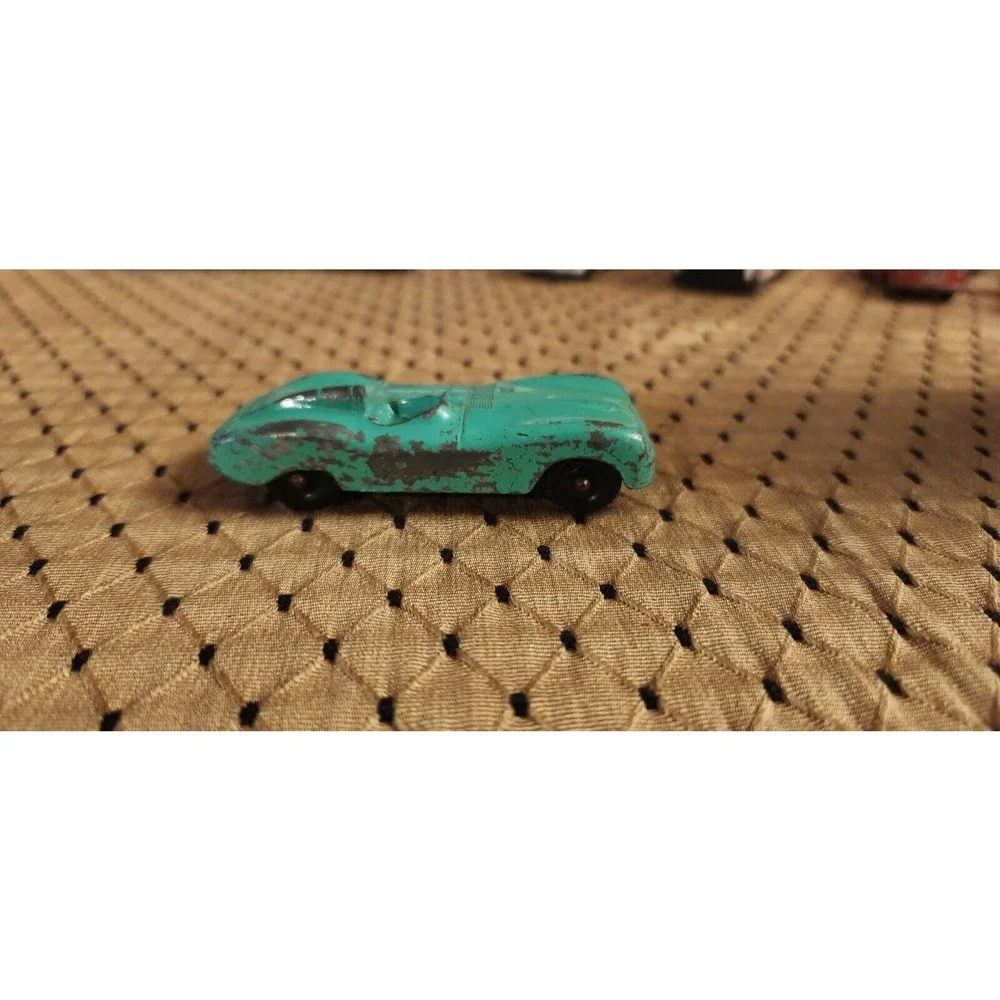 VINTAGE TOOTSIETOY JAGUAR RACER DIECAST CAR CHICAGO 24 USA